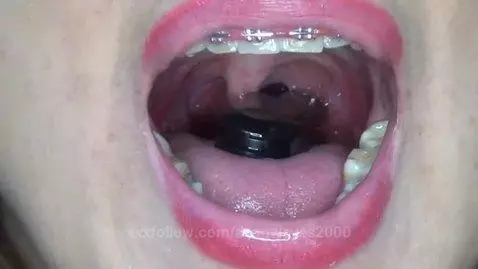 increíble... tragando un smartwatch .... mira mi contendio e... by aangeleyes2000