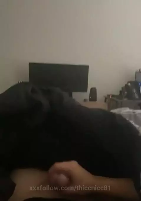 I love a helping hand. ♥️ by thiccnicc81