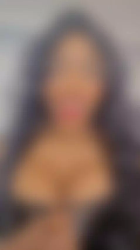 Juicy boobs in ur face😈 by tahliamoreau