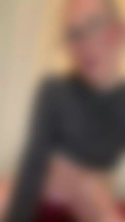 Let me be your favorite escape… come back for more. by lexibadoff