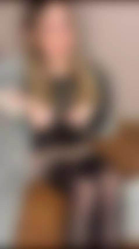 I think you're going to make this body wetter?💦😈 by sofi811sofi