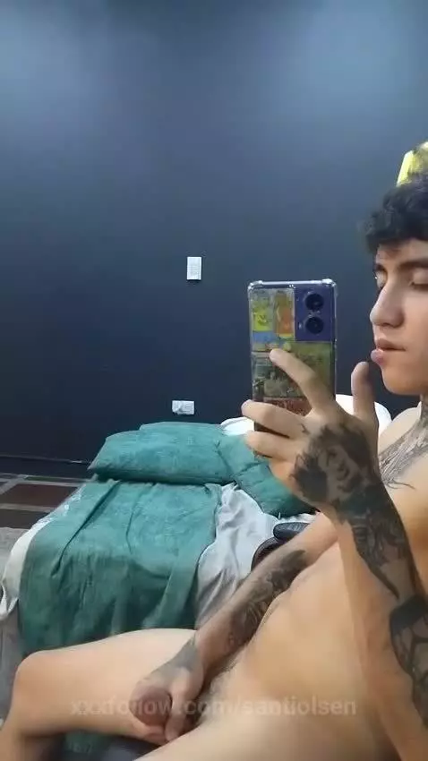 Keep your hands where I can see them by santiolsen