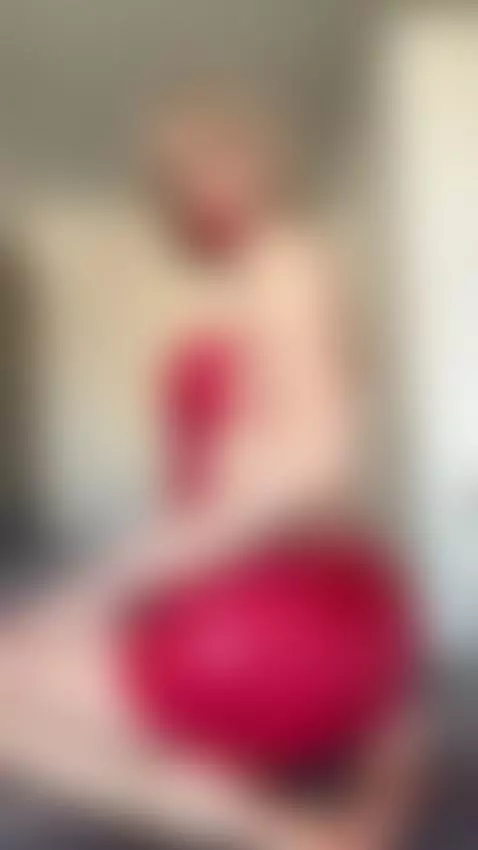 Blonde latex slut collared & horny 😈 OnlyFans by yourtacyyy