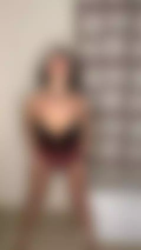 Soft skin, slow moves, and a look that says everything 😏🔥 by mellaniaemberlyn