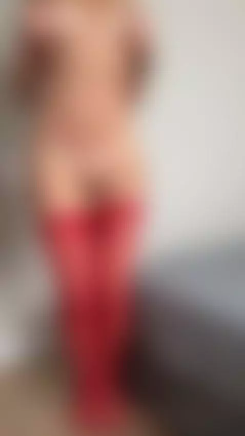 Soft light, messy thoughts 😈💫 by mellaniaemberlyn