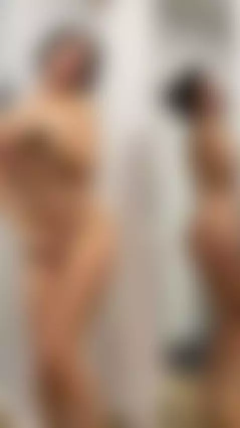 I let the light do the touching 😏💦 by mellaniaemberlyn