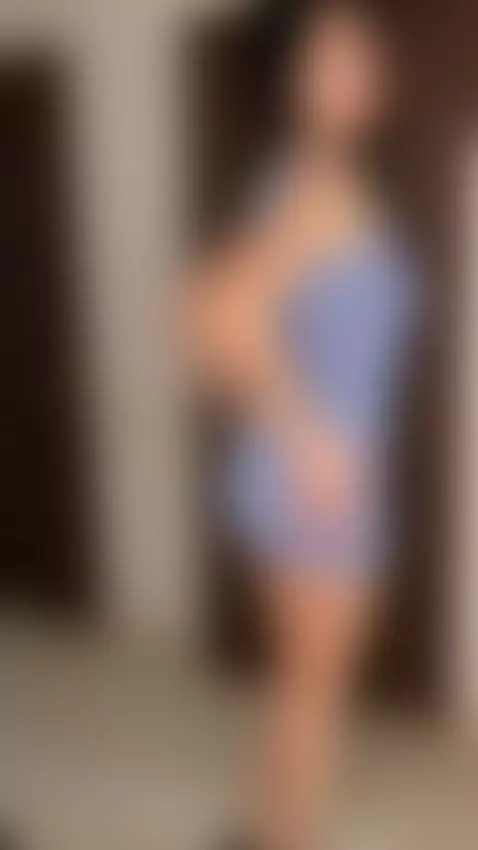 I move like I’m made of gold 💋💫 by mellaniaemberlyn