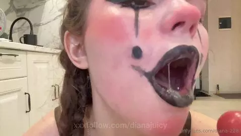 Dildo fills good but girl want the real one by dianajuicy