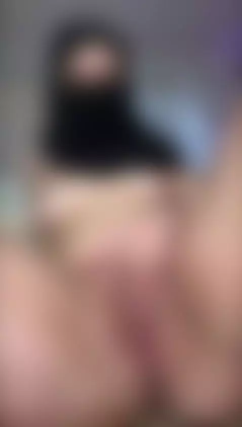 Girl in hijab masturbating very hard by dianajuicy