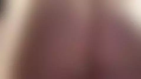 Shaking ass on camera to show her pretty pussy by dianajuicy