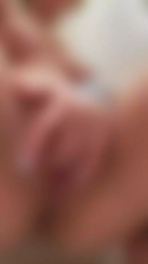 Cute face and smooth skin in a playful solo clip full video ... by dianajuicy