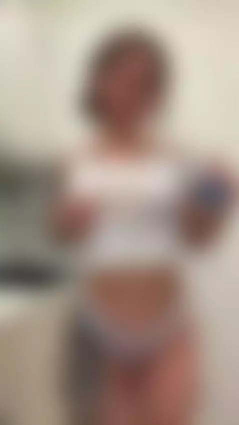 Sexy wet tattoo slut in sexy lingerie. Sub OF by dianajuicy
