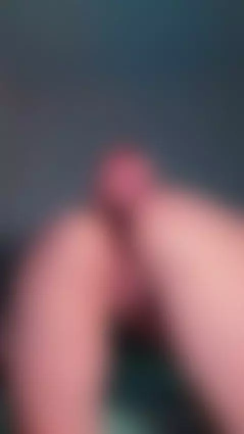 Want to see her stretch her tight hole even wider? Sub OF by dianajuicy