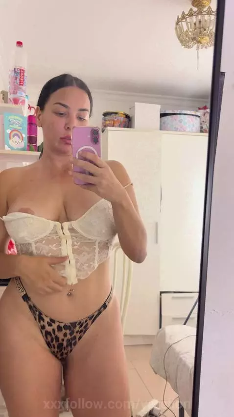 Surprise for you! Find me on my OF @yareliroses🥵😈🔥 by yarelion