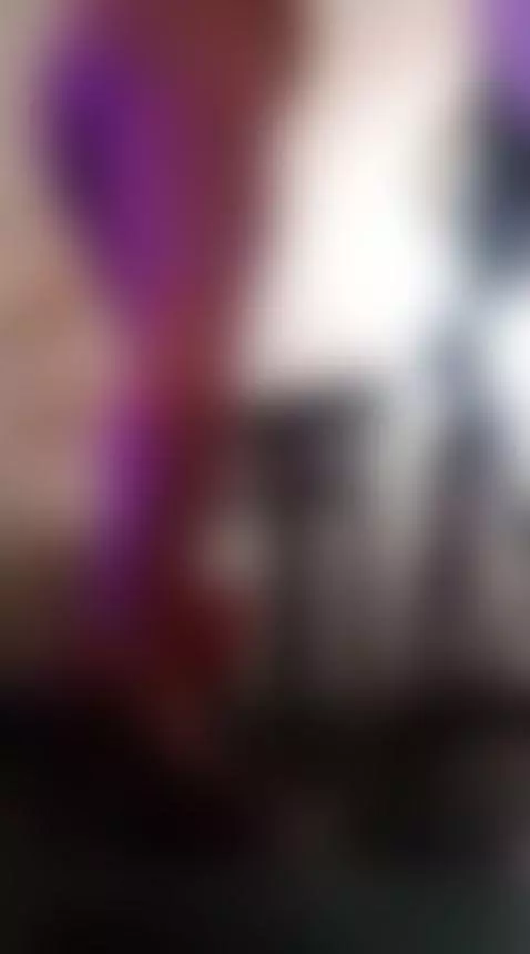 A mature woman models her heels for you! by scarleth-moretti