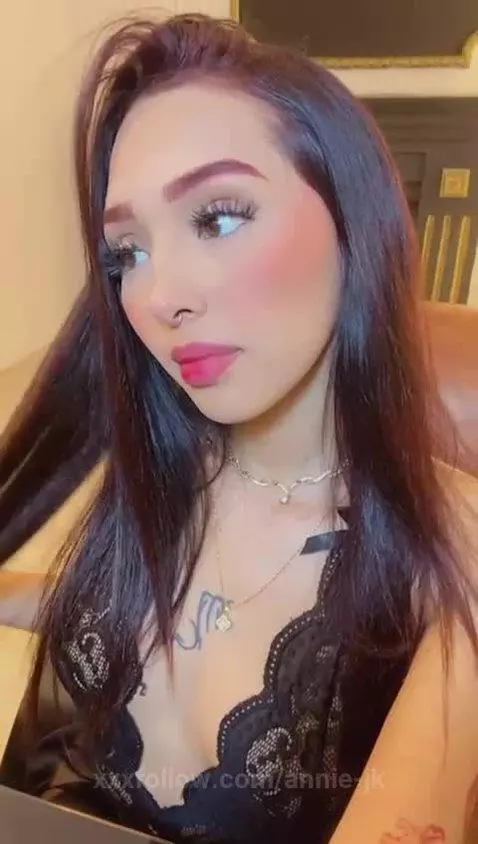 Can you say me hi? It's my first video here!! 🙈🙈🙈 by annie-jk