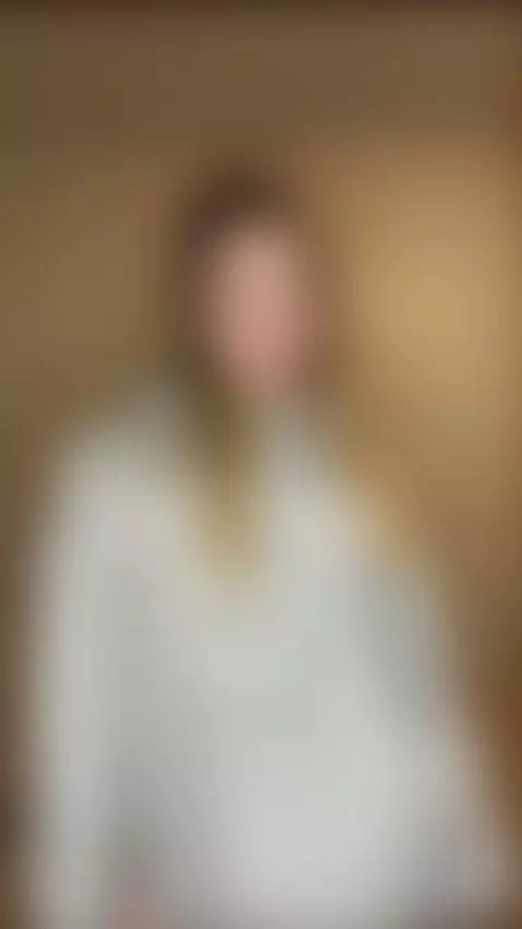 A frame you can’t skip — hit follow 🤭 by leilaleilaa