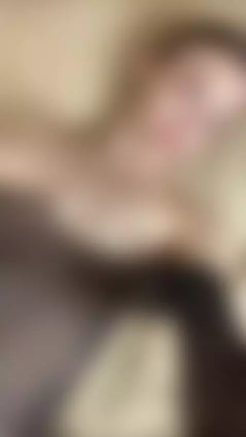 She draws your eyes — follow 💫 by leilaleilaa