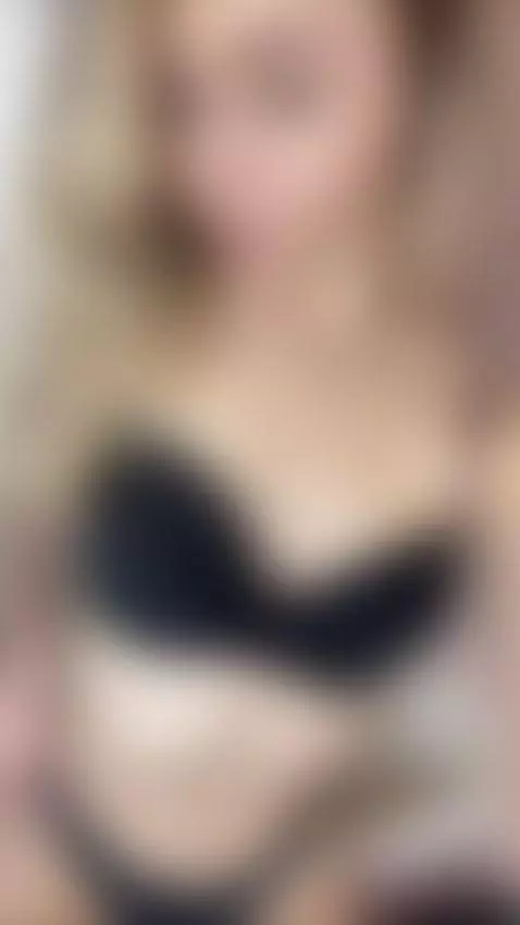 Her presence is mesmerizing. OnlyFans 👀 by leilaleilaa