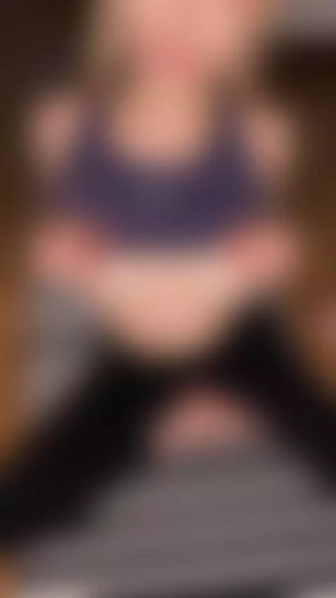 I tremble in my own rhythm 💋🫦 by blondevelvet