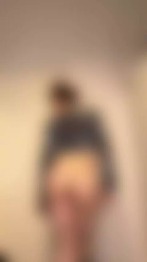 How do you like my rear view?🫣 by oflola