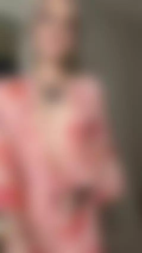 😏Blonde framing her horny face 💦 Unlock OF by sofaaaaaaaaaa