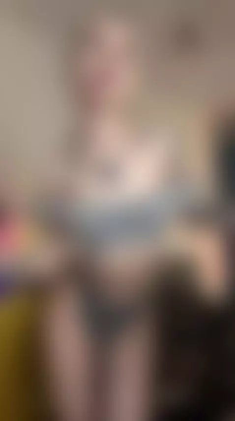 🍑Tattooed blonde’s ass bouncing in mini skirt 😈 Exclusive OF by sofaaaaaaaaaa