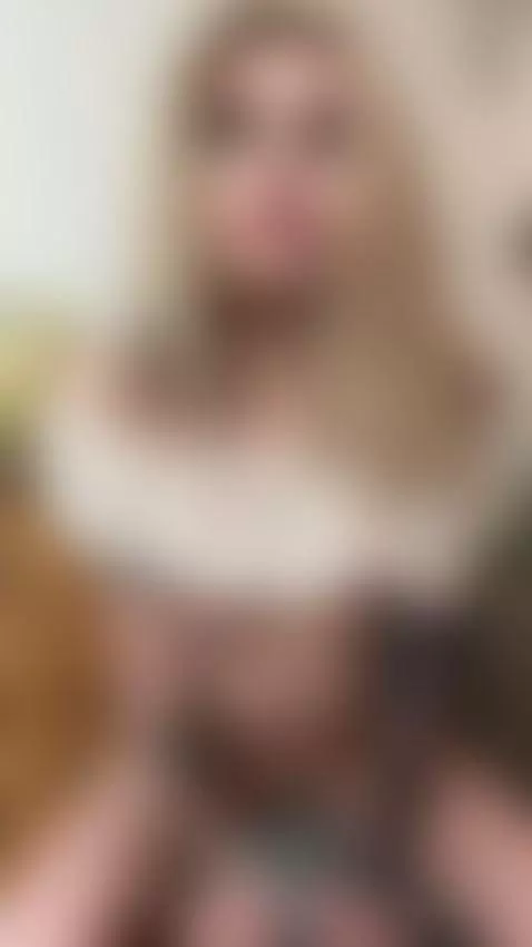 🍑Blonde ass up in short skirt 😈 Exclusive OF by sofaaaaaaaaaa