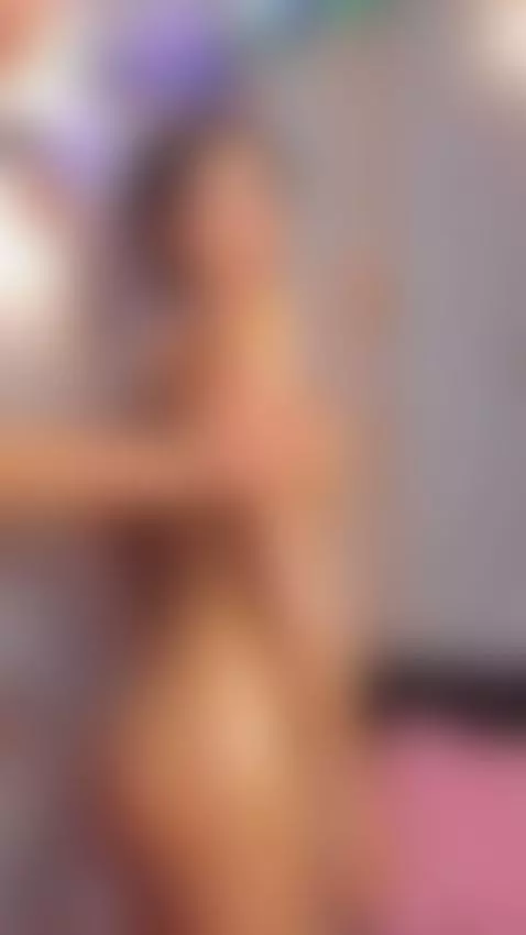 a rich oil massage all over my small, innocent body 🥵🤤 by mollyandaron