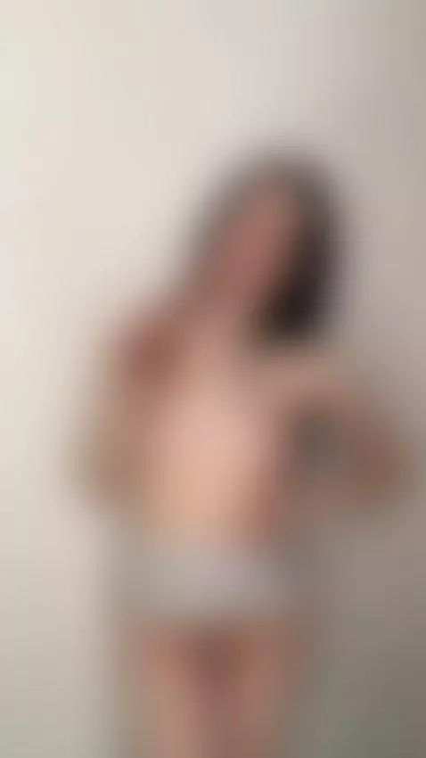 Angel face, demon throat. OF link in bio 🔥 by mmmmona