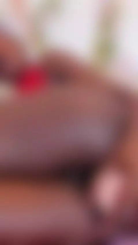 Beauty that disarms without saying a word. ❤️ by agathasamuels