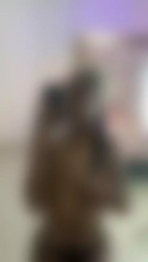 Just a reminder: I look even better when I’m being watched 👀... by agathasamuels