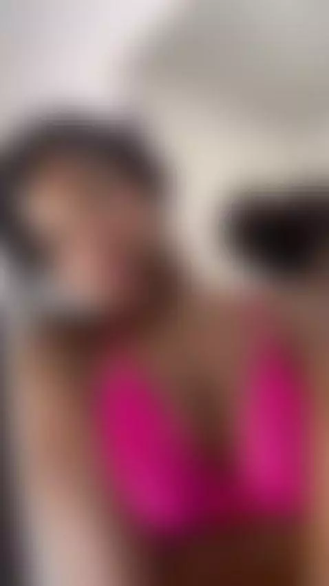 I'm alone, eager... and waiting for you to come into my room... by agathasamuels