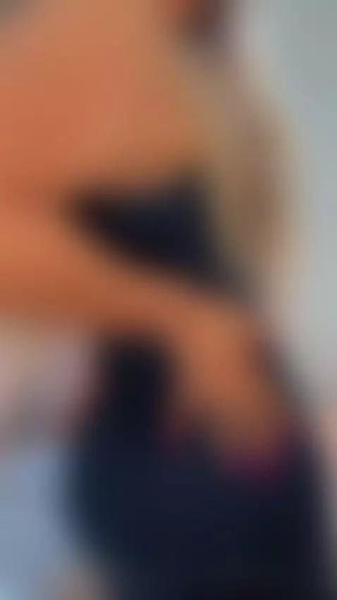 Do you want to see how this photoshoot ended? Go to my OnlyF... by ninaferrerof