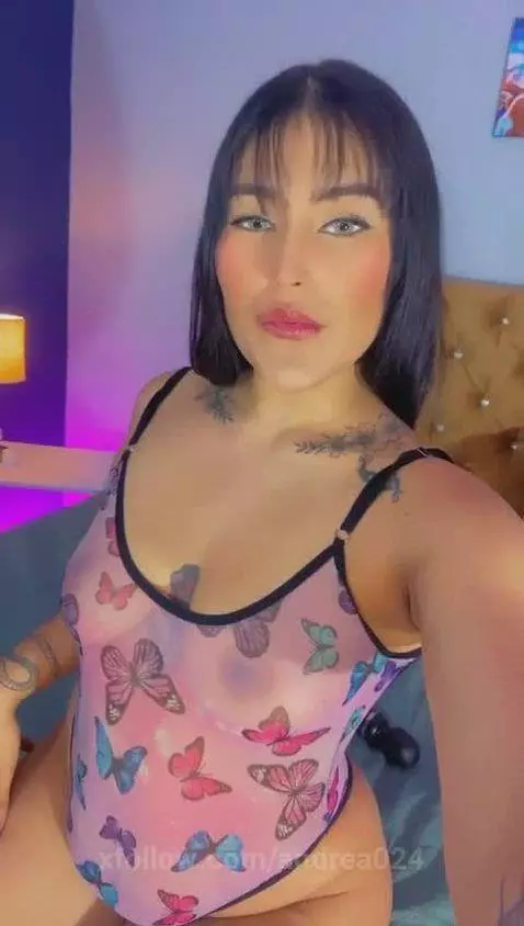 Pretty latina waiting ur cum by andrea024