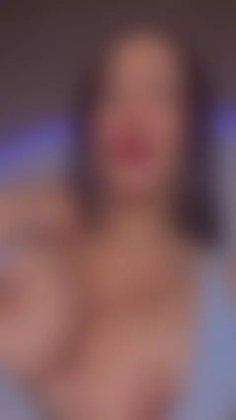 🍑Watch me on stream ➡️ https://www.camsoda.com/reinachloe?id... by reinachloe
