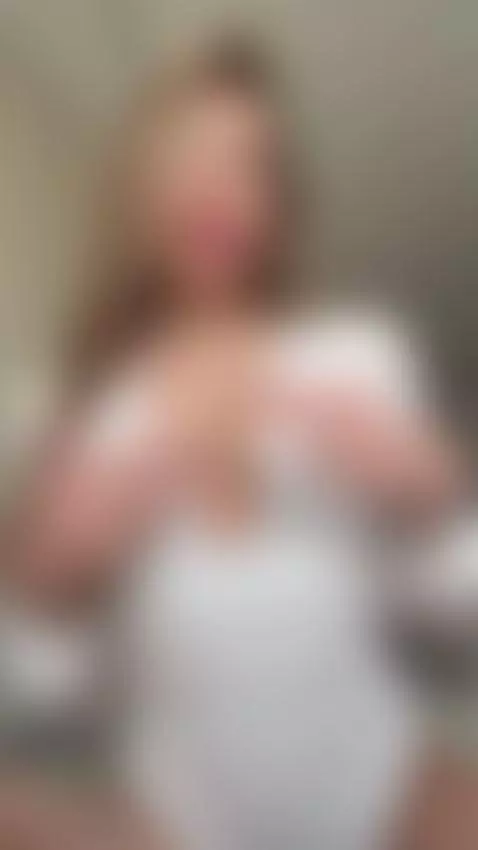 This hottie will make you cum faster, try me if you don't be... by diffgirl