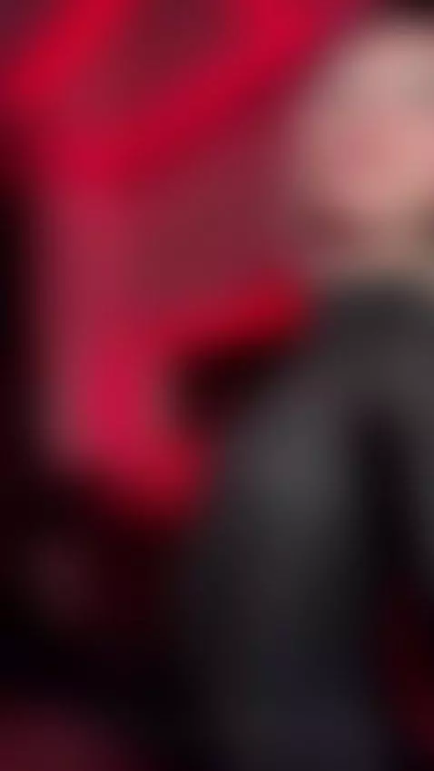 Every frame asks you to subscribe 😈 by goddessivanna