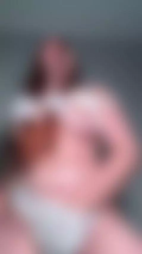 The heat won’t stop 💨🔥 by foxyyydi