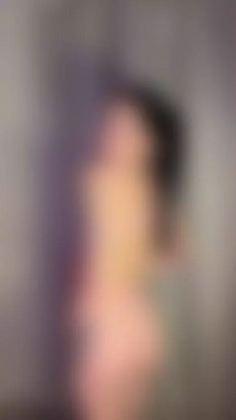 This shot is not random.
It leads to OnlyFans. by asyaelfie