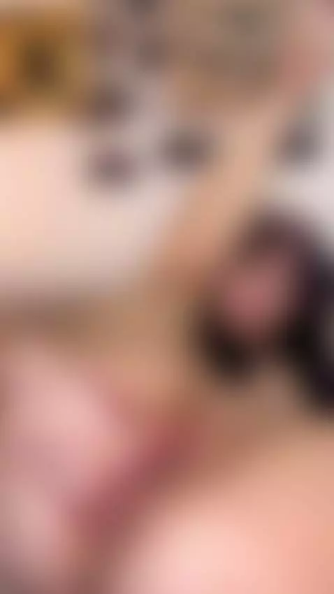 Kinda sad not enough guys like to eat pussy, can I ask why? by roxiexo