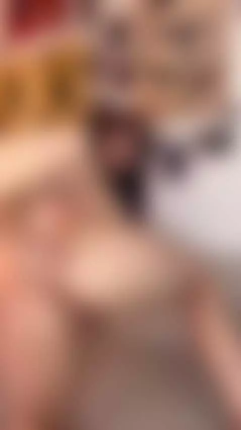 Up close pussy is my favorite way to show it off by roxiexo