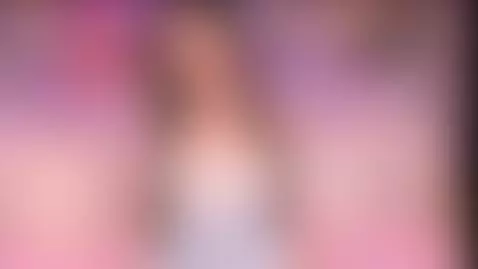 A preview of what awaits you in my living room today... 💋 ba... by nahomystar