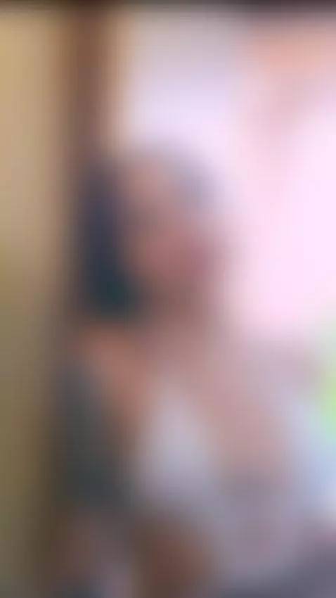 Me llevas a tu cama? 💦 by nelav0