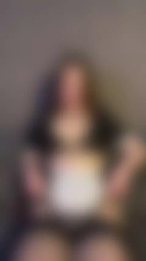 Brunettes aren't about "cuteness"... we're about control 😈🖤
... by rorryree