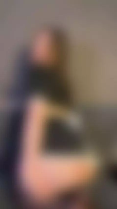 I know how to hold attention 😏🖤
Let's check on OnlyFans by rorryree