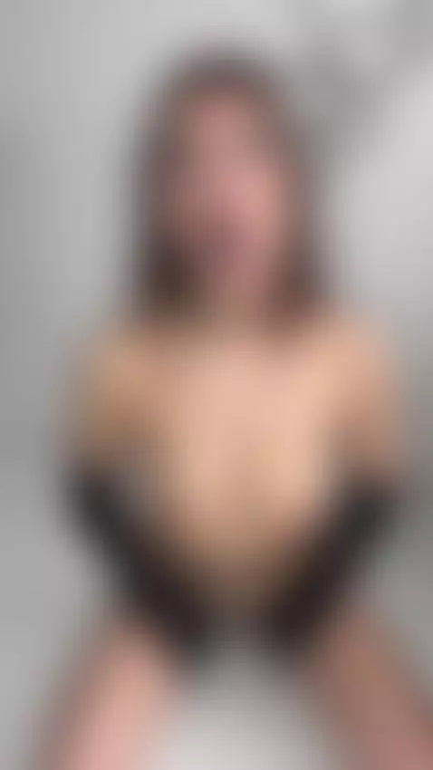 y aesthetic is darkness, leather, and desire.
It's all on On... by whitekristy