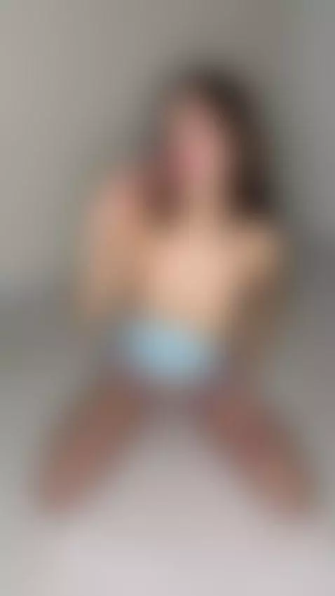 Brunettes don't explain. They show.
I show on OnlyFans. by whitekristy