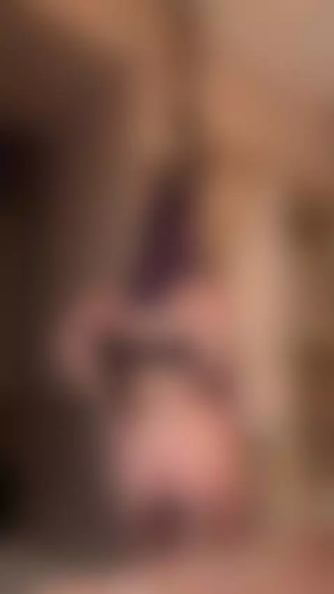 E-girl shows off her hot body by kattpurrr