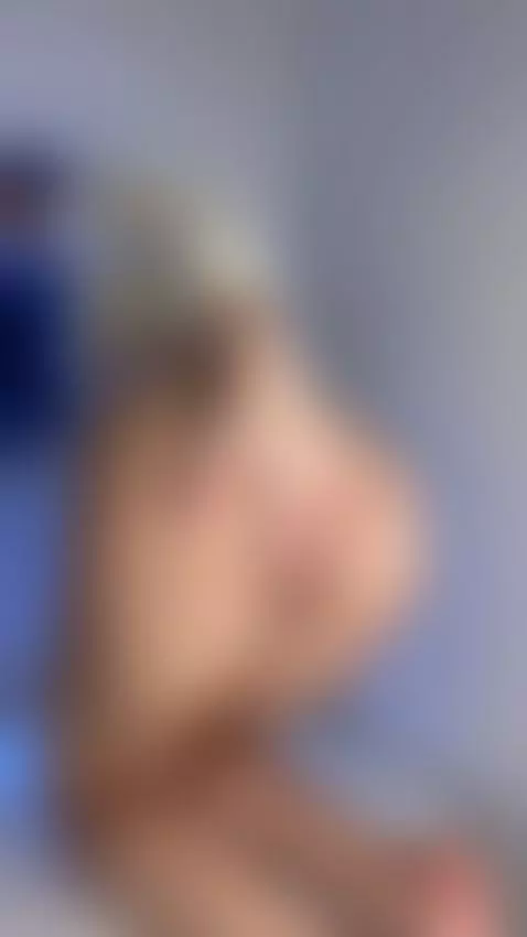 Goth girl oils her ass by kattpurrr